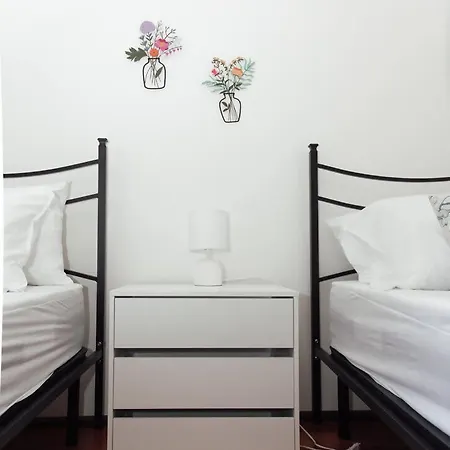 San Tomaso Historic Center -158 M - Terrace - 2 Baths - 8 Guests Apartment Verona