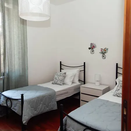 Apartment San Tomaso Historic Center -158 M - Terrace - 2 Baths - 8 Guests Verona