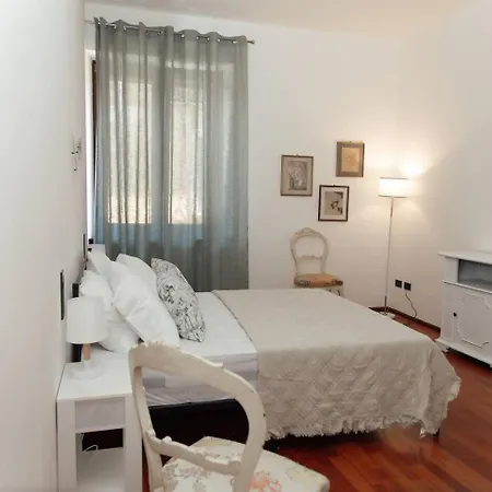 San Tomaso Historic Center -158 M - Terrace - 2 Baths - 8 Guests